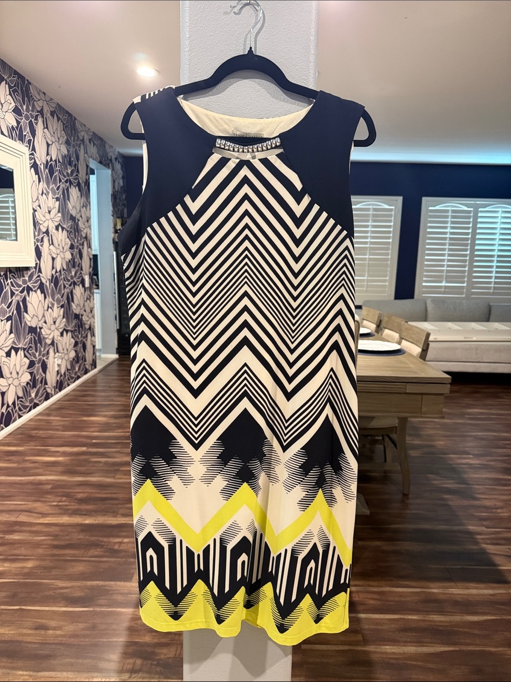 Sleeveless Chevron Shift Dress in Black, White & Yellow